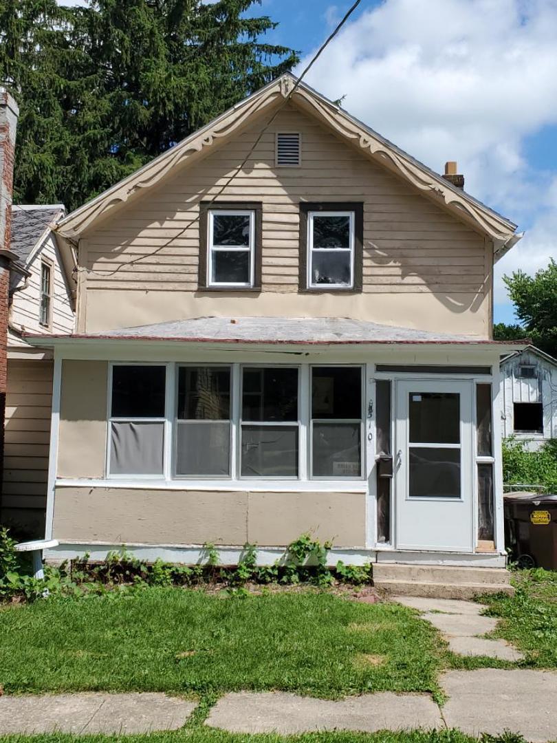 510 W Douglas St., Freeport, IL 61032