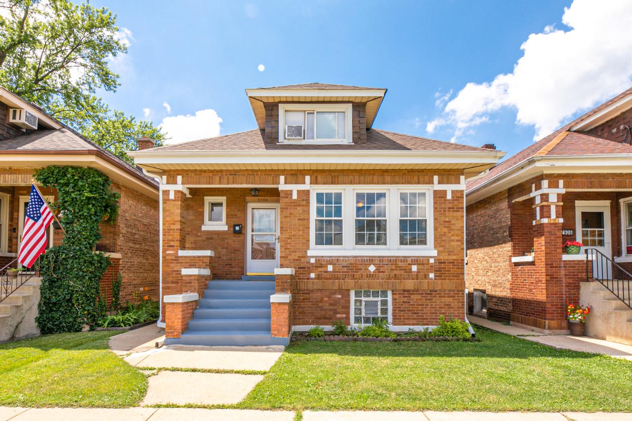 2904 N New England Ave., Chicago, IL 60634