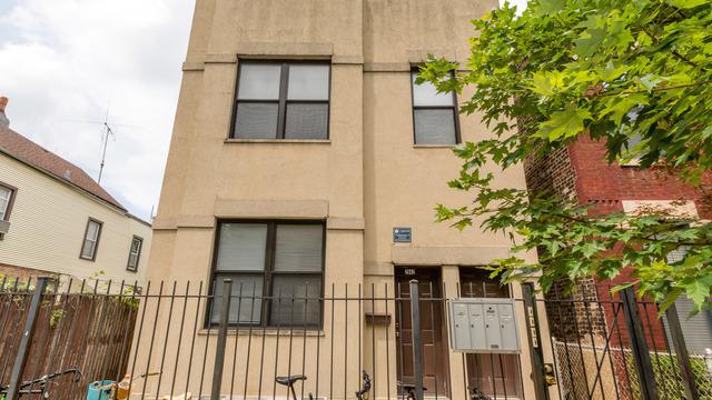 2042 W Erie St., Chicago, IL 60612