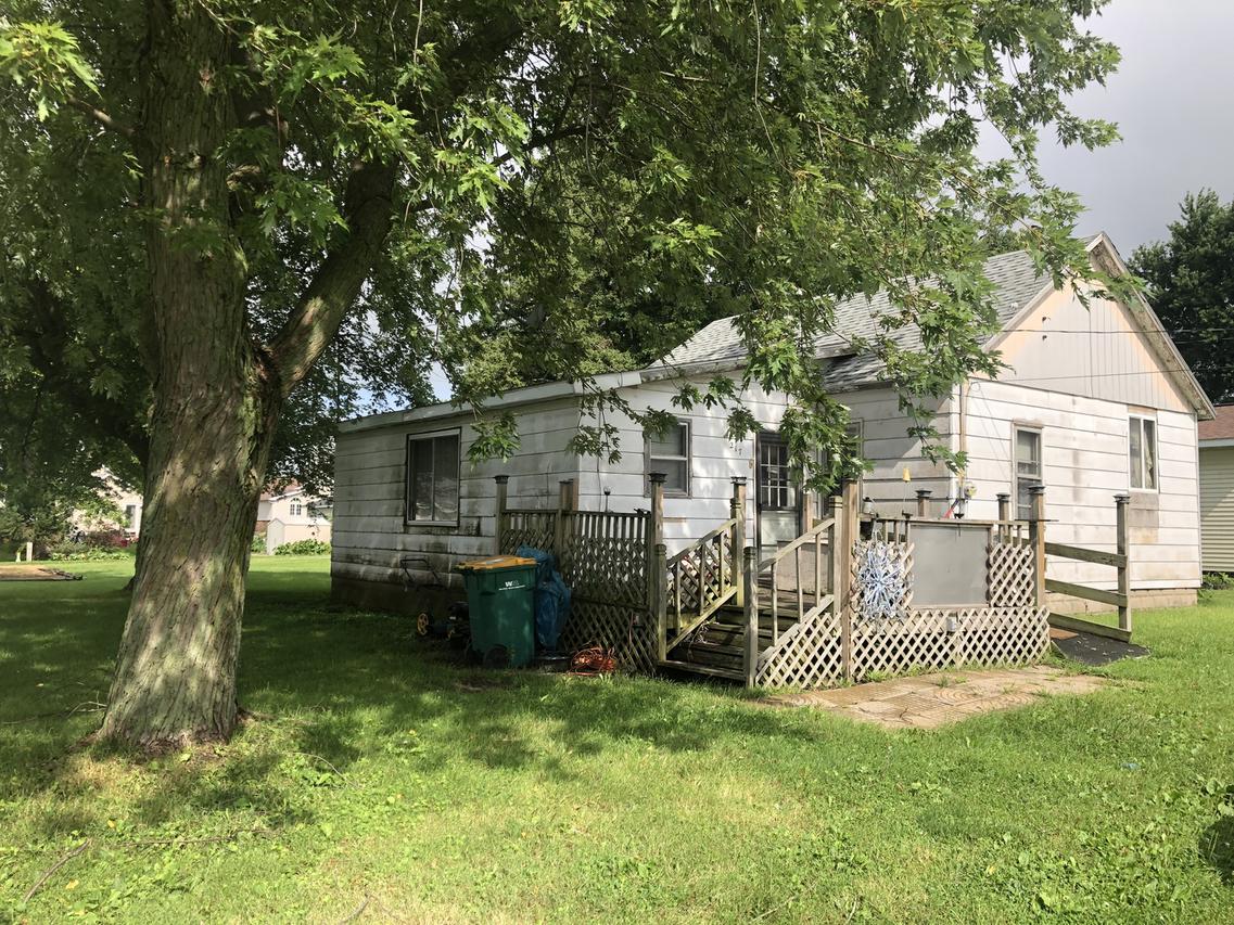 217 4th St., Standard, IL 61363