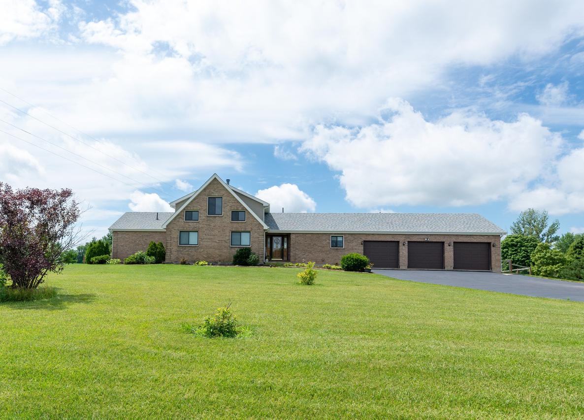 25345 Five Points Rd., Sycamore, IL 60178