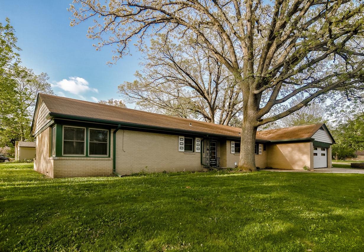 2710 Hickory Lawn Dr., Rockford, IL 61107