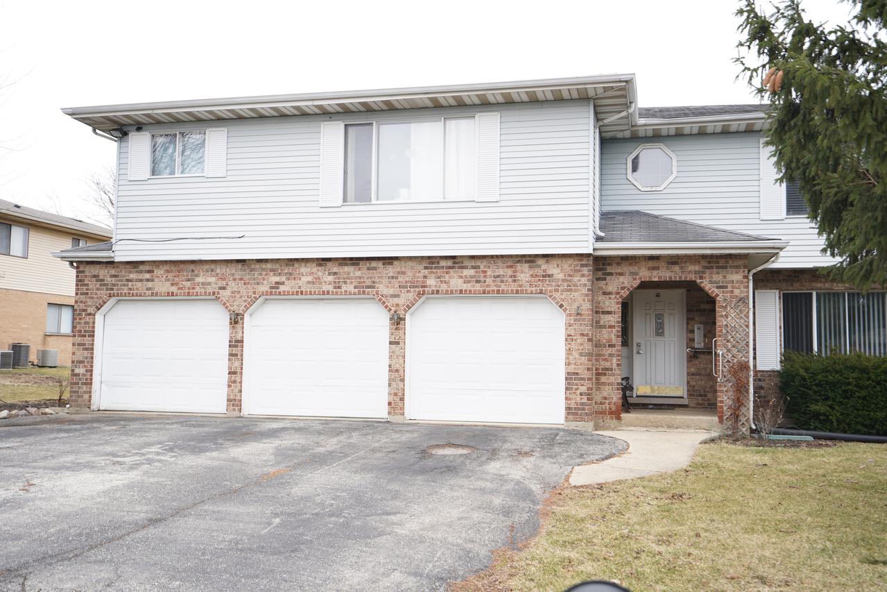 313 Dee Ct. #B, Bloomingdale, IL 60108