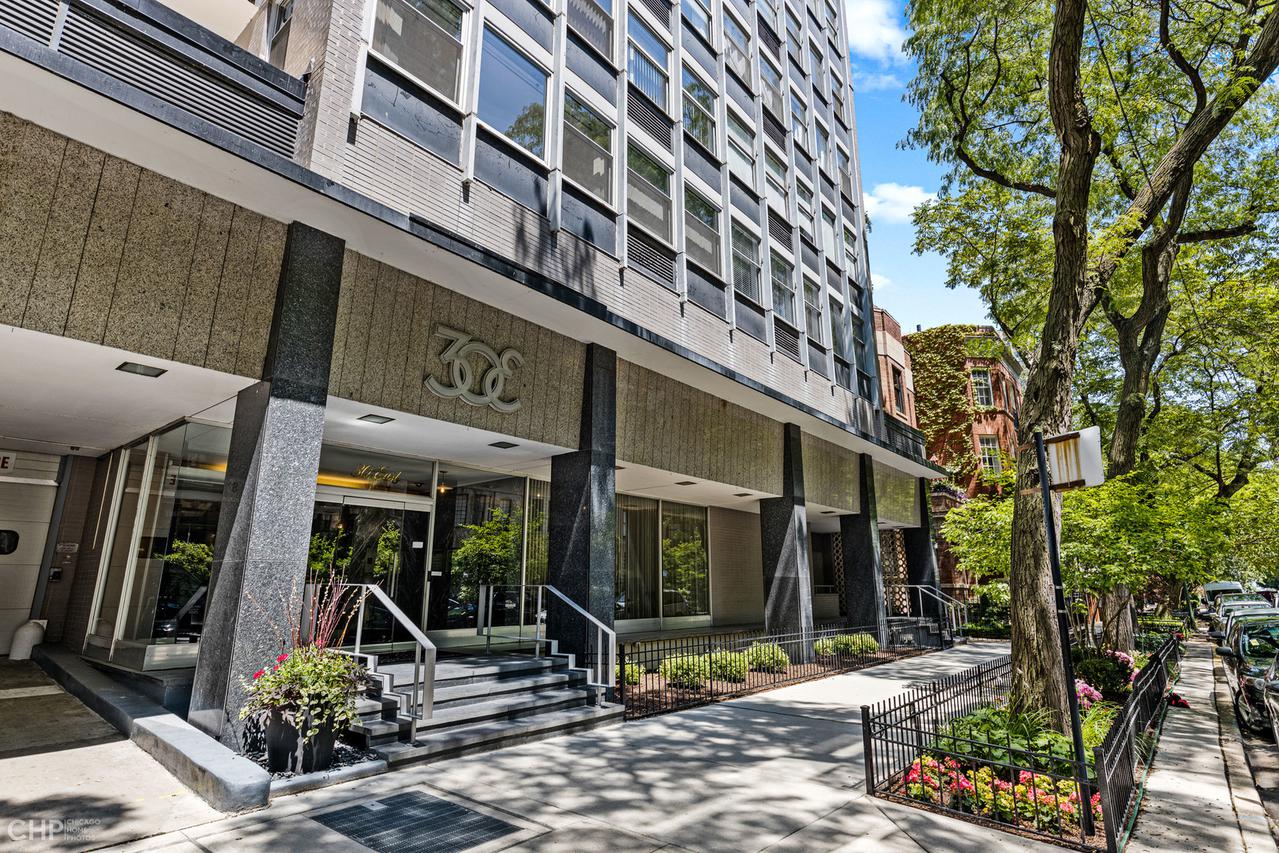 30 E Elm St. #11A, Chicago, IL 60610