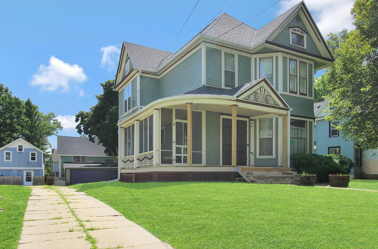1223 S High Ave., Freeport, IL 61032
