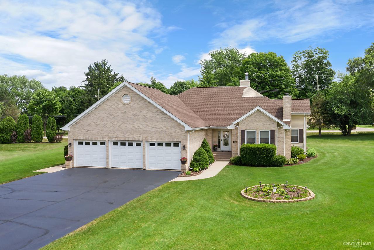 6108 Misty Pine Ct., Crystal Lake, IL 60012