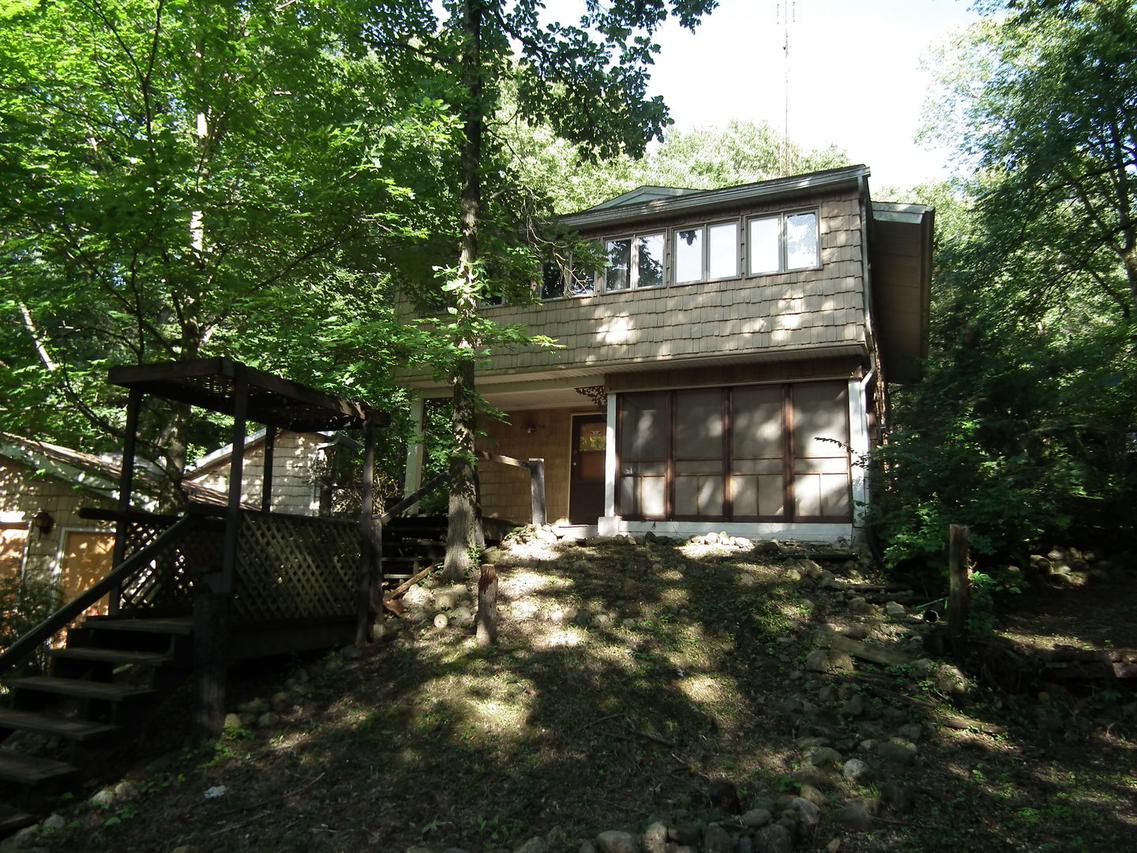 14 Indian Hills Dr., Putnam, IL 61560