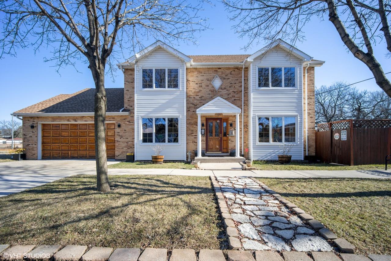 6810 W Talcott Ave., Chicago, IL 60656