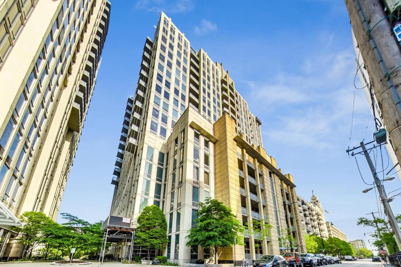 720 N Larrabee St. #1511, Chicago, IL 60654
