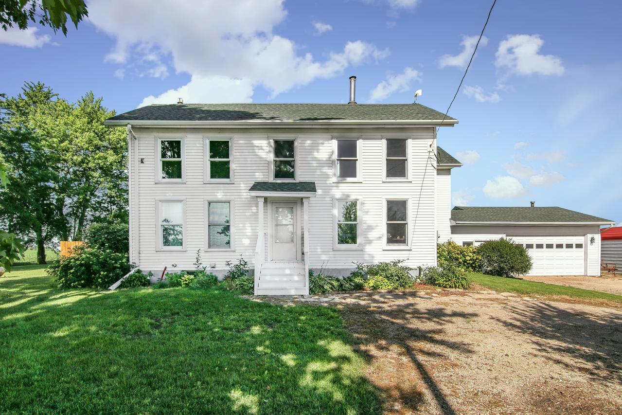 539 Hedge Rd., Compton, IL 61318