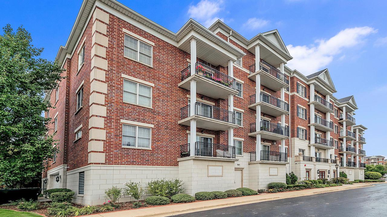 434 Mcdaniels Cir. #307, Clarendon Hills, IL 60514