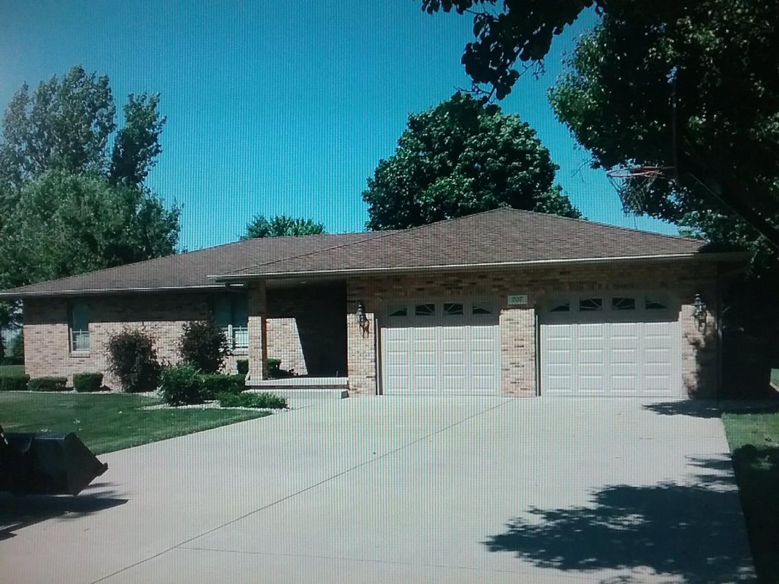 707 S Jackson St., Gardner, IL 60424