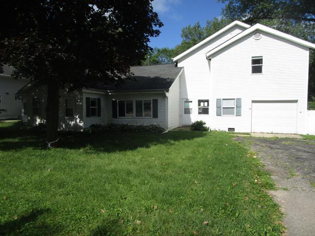 374 Elmwood Ave., Crystal Lake, IL 60014