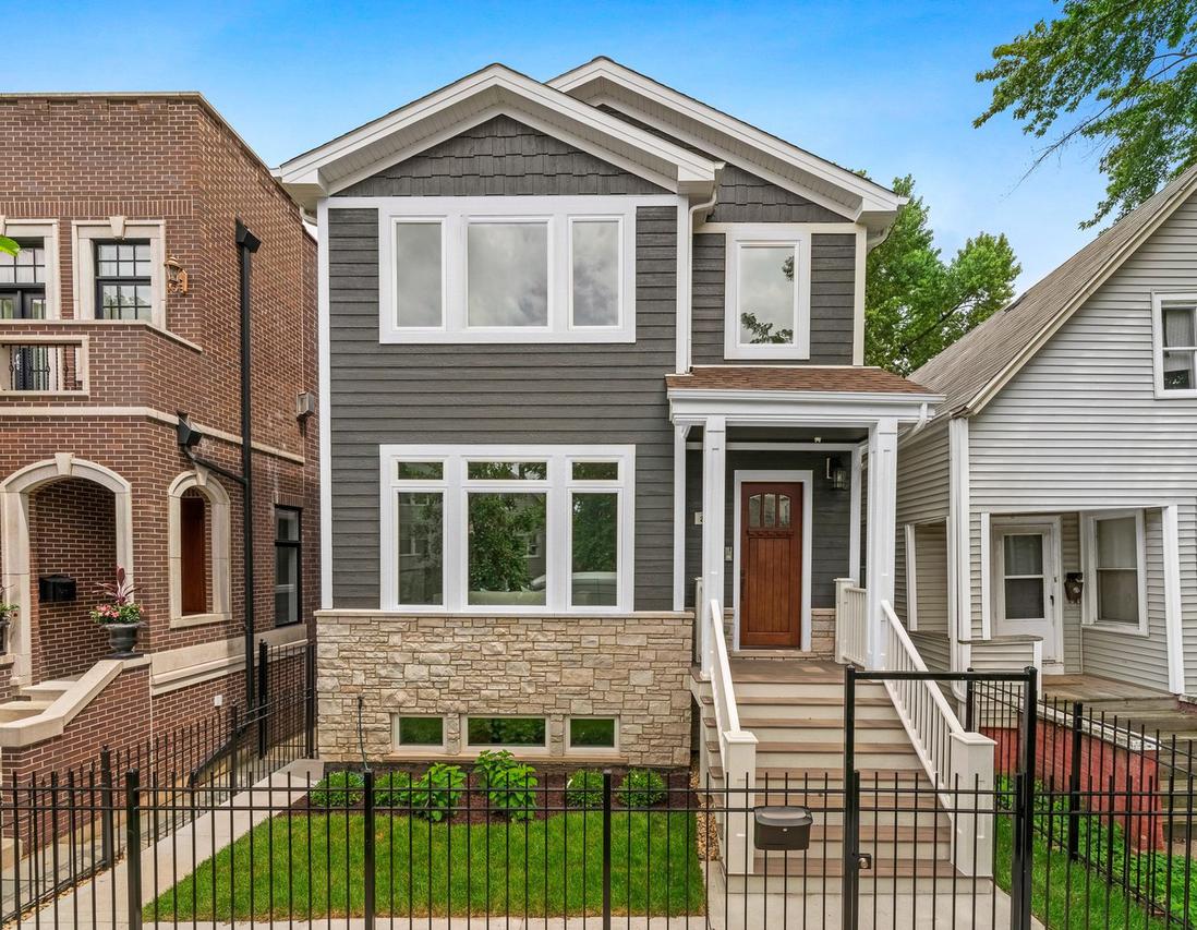 2927 N Seeley Ave., Chicago, IL 60618