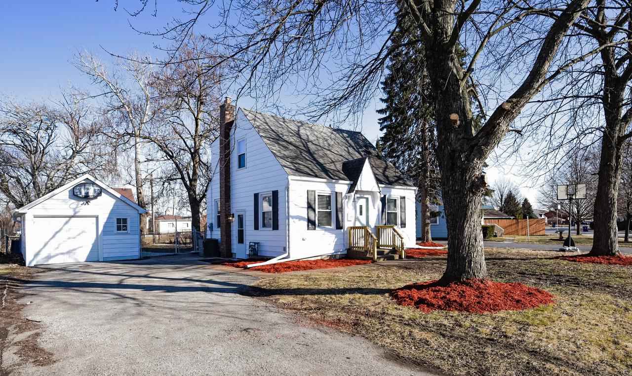 97 Edwards Ave., Northlake, IL 60164