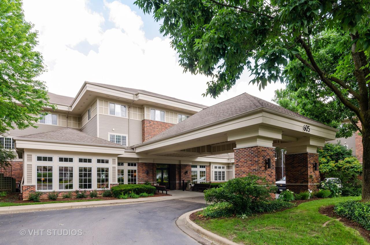 605 Barrington Ave. #358, East Dundee, IL 60118