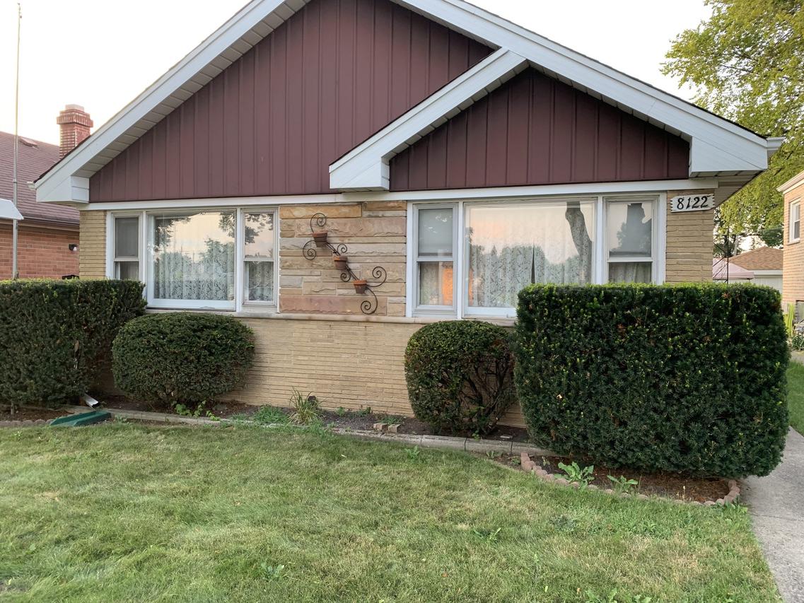 8122 42nd St., Lyons, IL 60534
