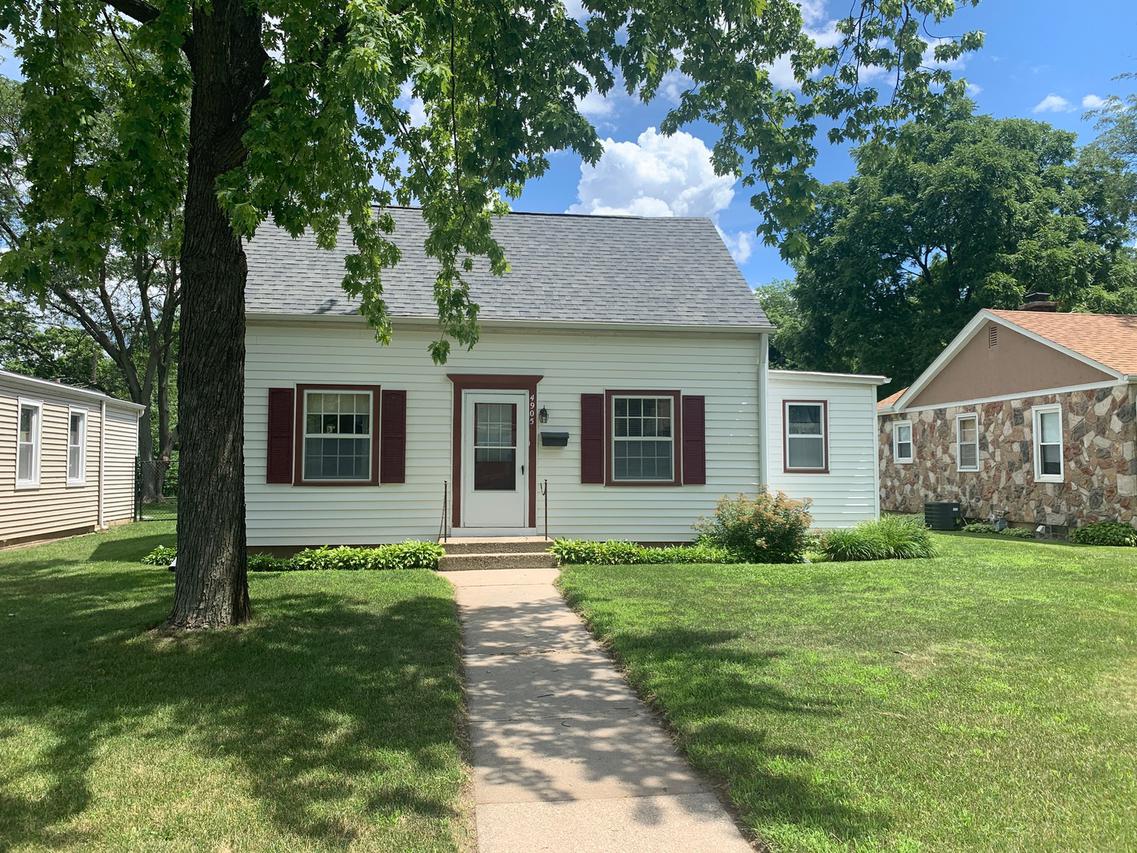 4905 Arlington St., Loves Park, IL 61111