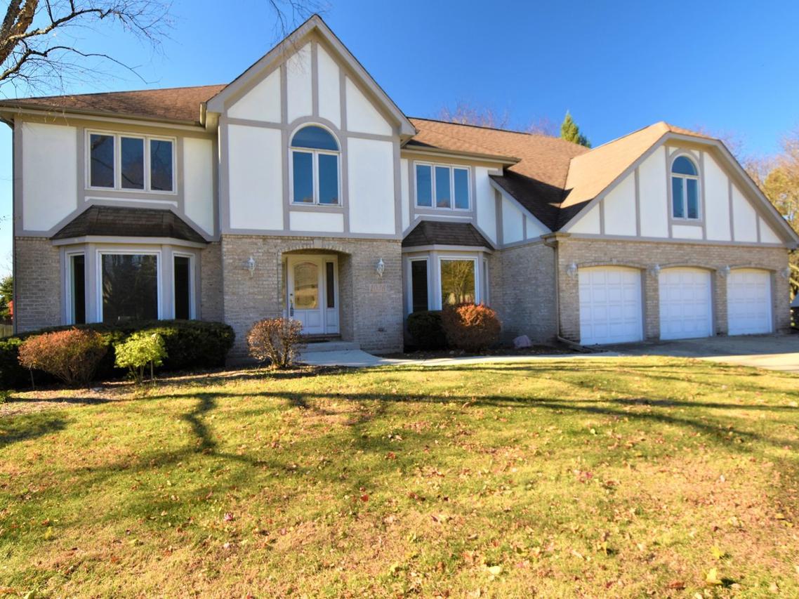 1036 Sheringham Dr., Naperville, IL 60565