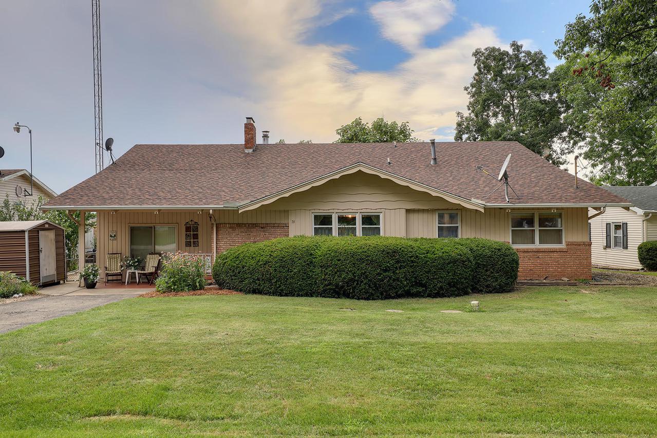 74 Shorts Dr., Neoga, IL 62447