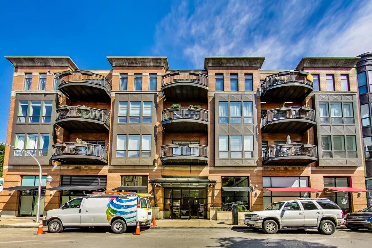 600 W Drummond Pl. #408, Chicago, IL 60614