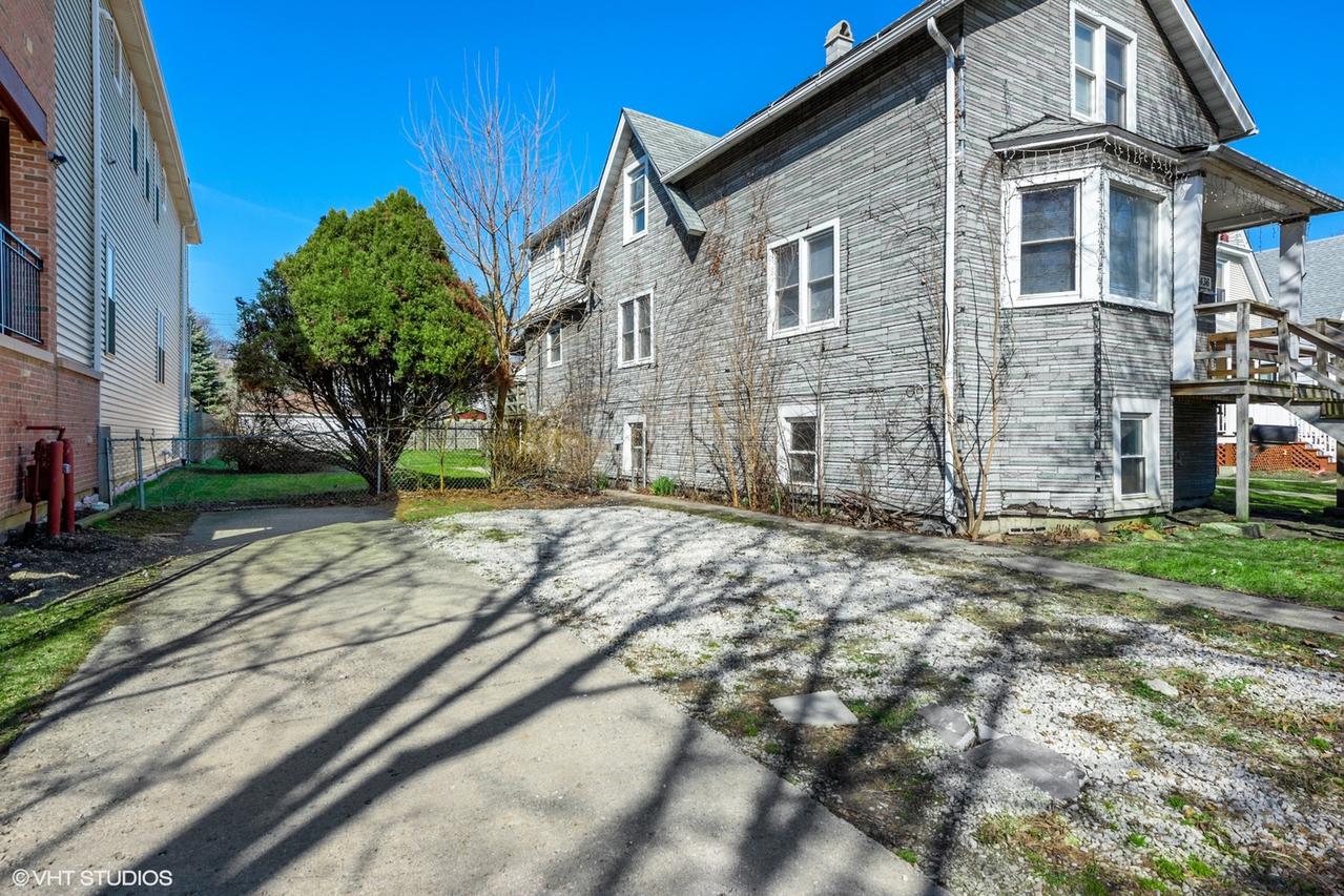 4436 N Kilbourn Ave., Chicago, IL 60630