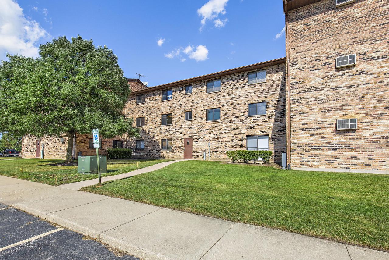 232 Klein Creek Ct. #6F, Carol Stream, IL 60188