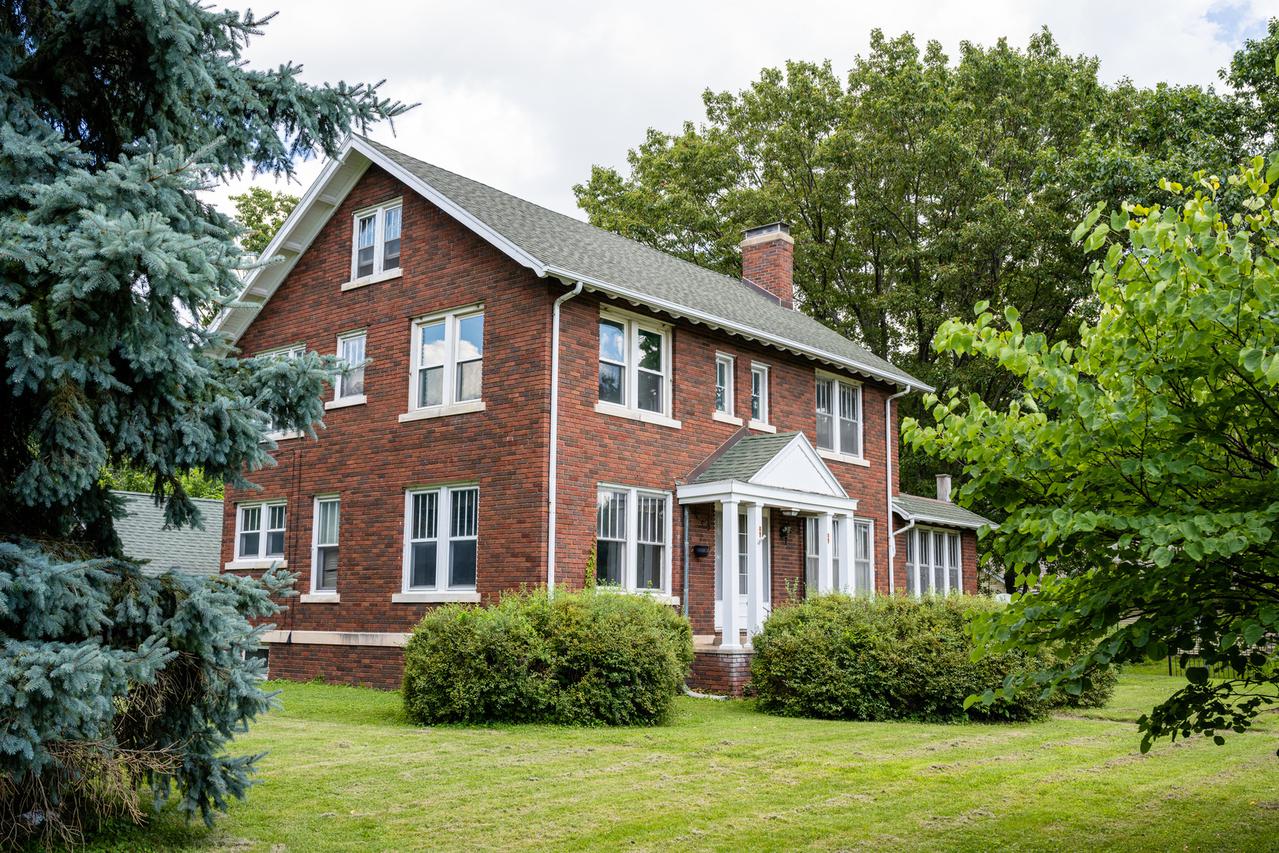 1602 W Springfield Ave., Champaign, IL 61821