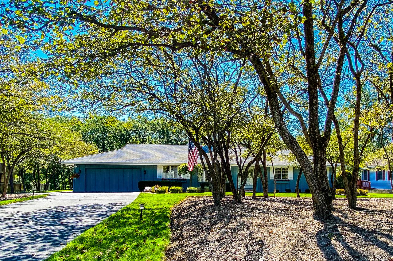 23735 S Jonathan Ln., Crete, IL 60417