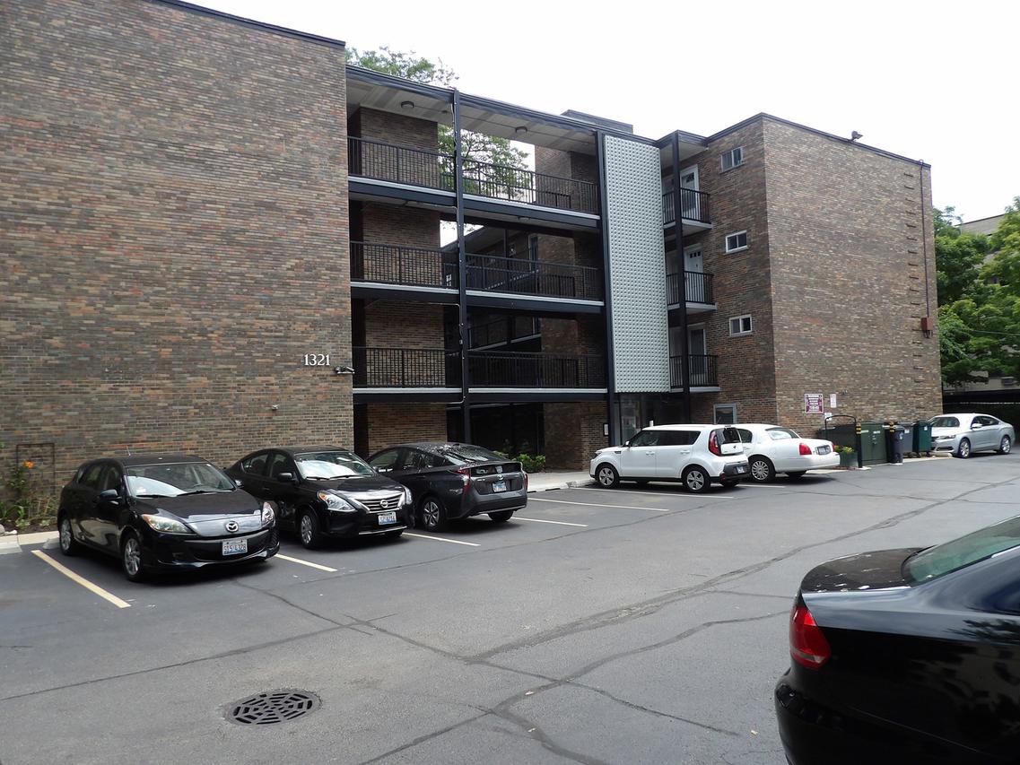 1321 W Birchwood Ave. #107, Chicago, IL 60626