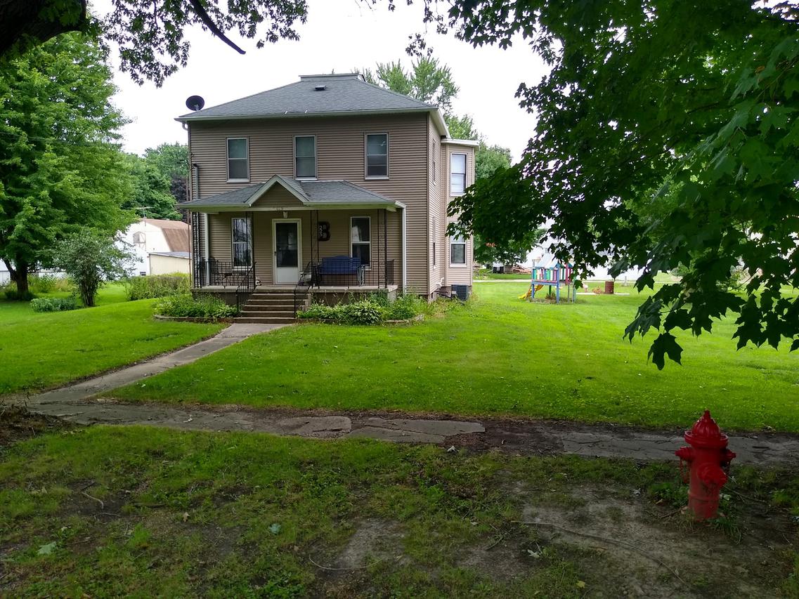 225 E Farnham St., Sheffield, IL 61361