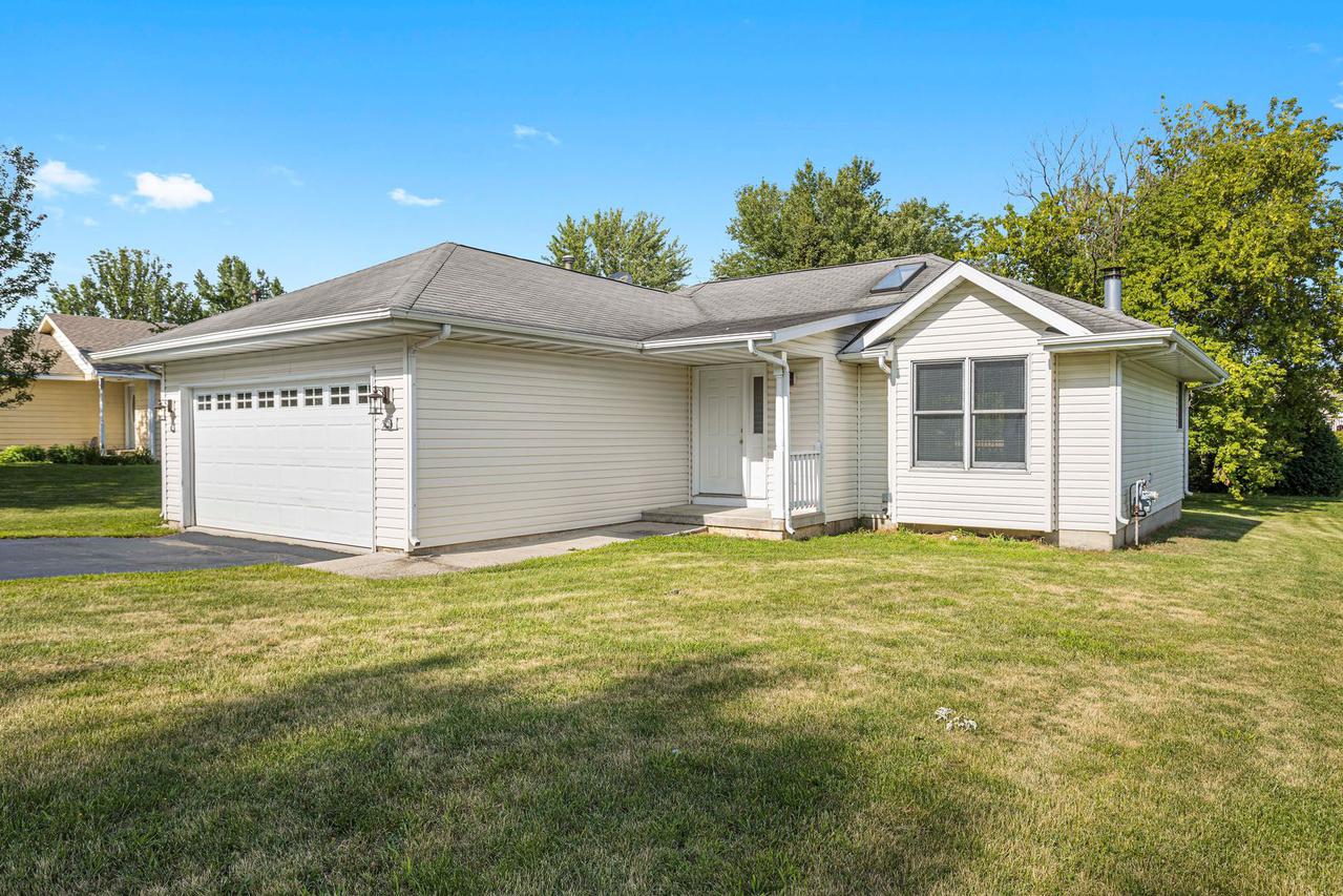 504 Lamplighter Loop, Poplar Grove, IL 61065