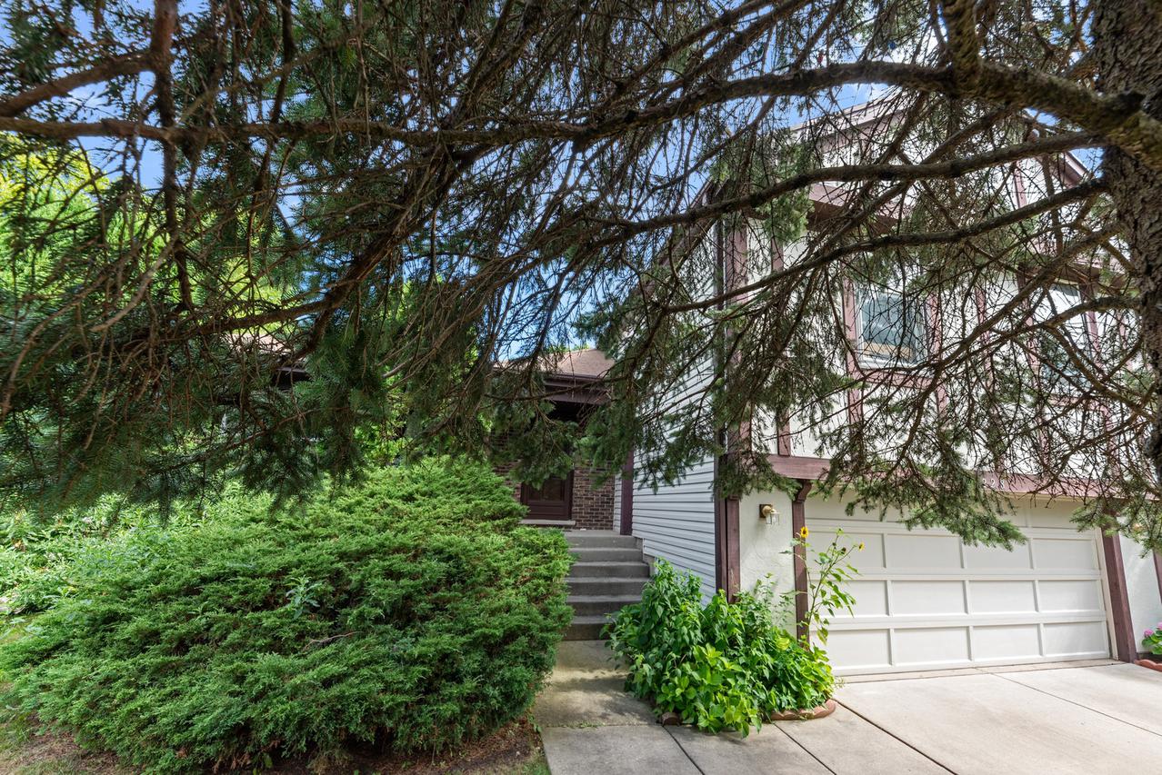 228 Annapolis Dr., Vernon Hills, IL 60061