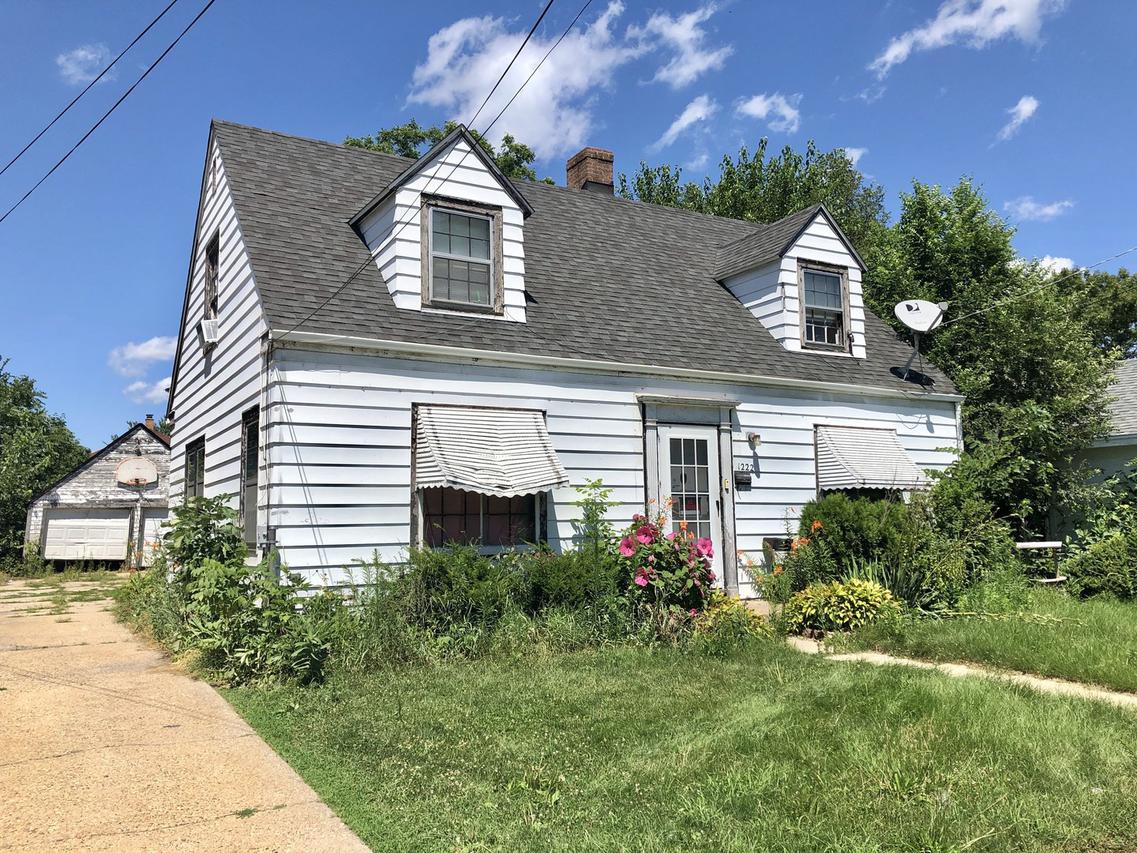 1222 22nd Ave., Rockford, IL 61104