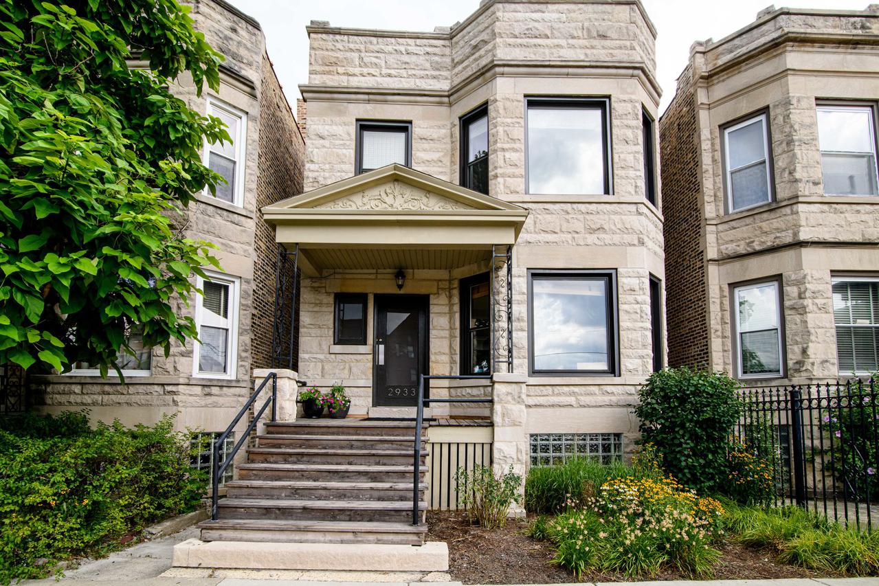 2933 N Kedzie Ave., Chicago, IL 60618