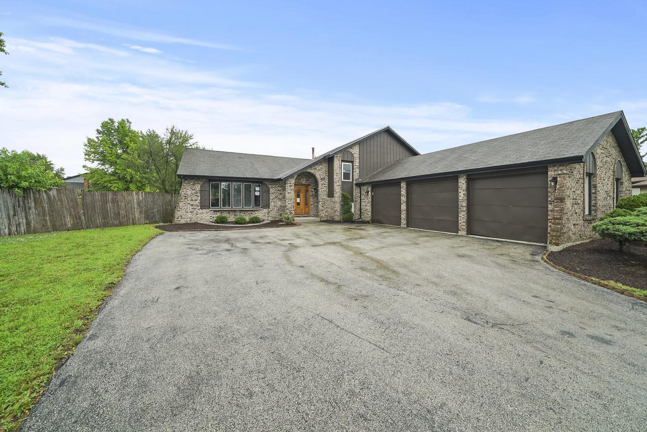 18621 Neal Cir., Country Club Hills, IL 60478