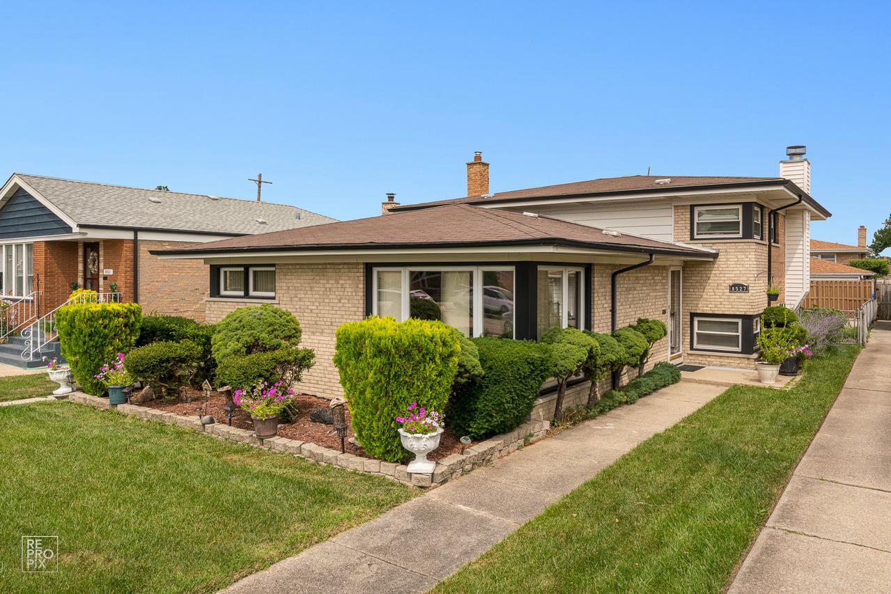 8527 S Kildare Ave., Chicago, IL 60652