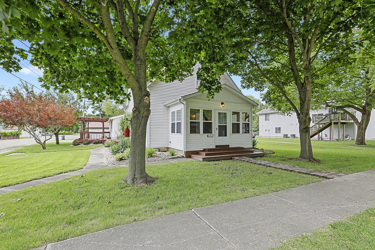 102 N State St., Saybrook, IL 61770