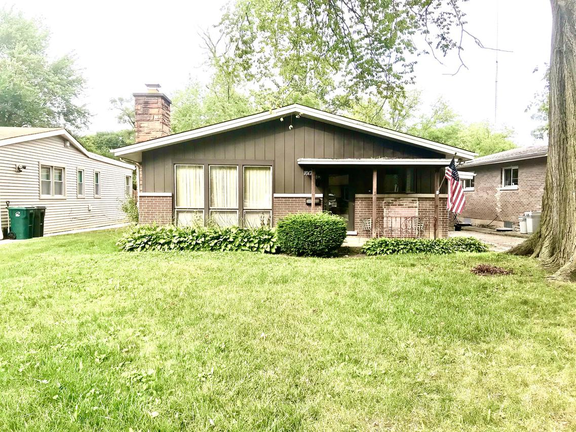 1017 Dell Rd., Northbrook, IL 60062