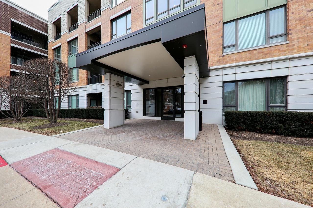 1000 Village Center Dr. #105, Burr Ridge, IL 60527