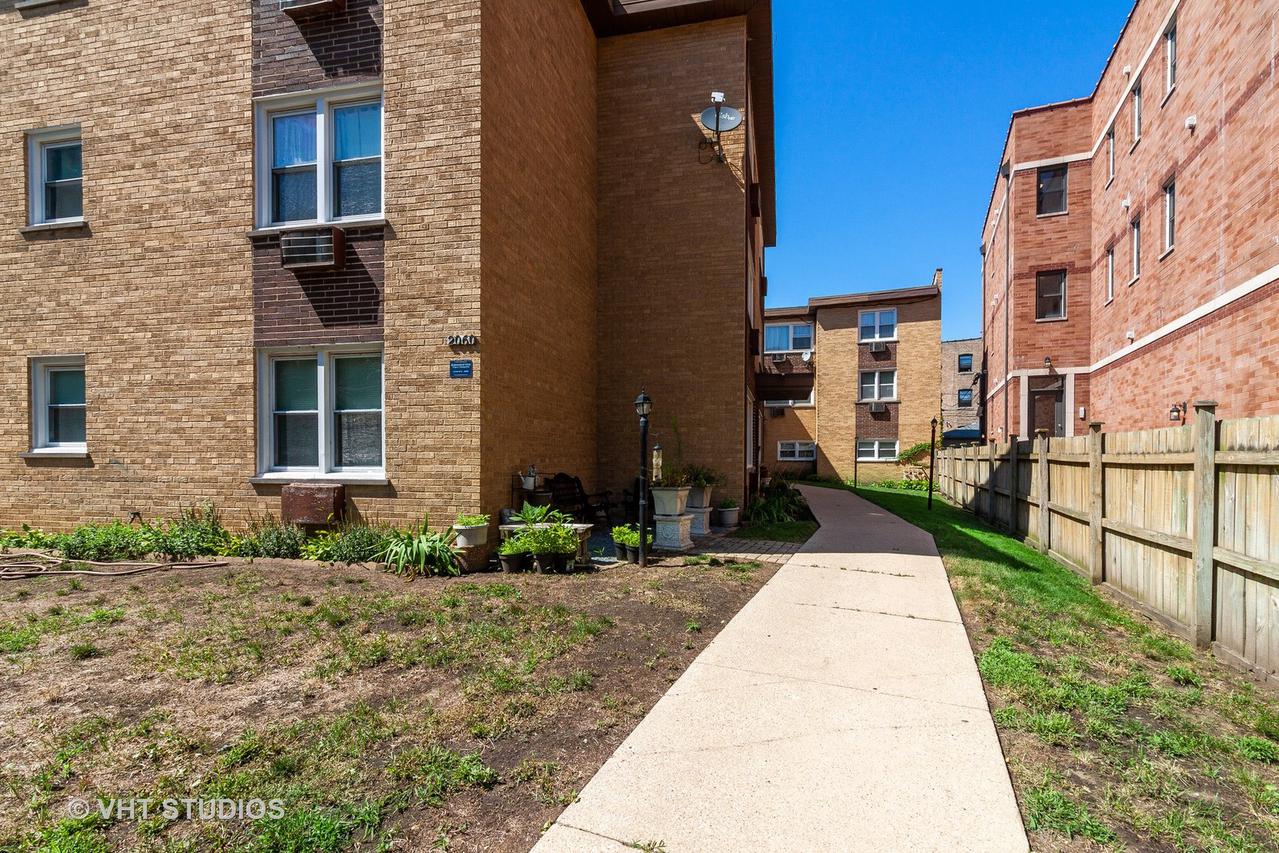 2060 W Chase Ave. #4A, Chicago, IL 60645