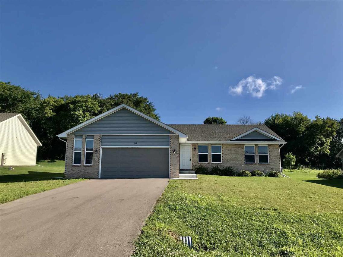 767 Acadia St., Roscoe, IL 61073