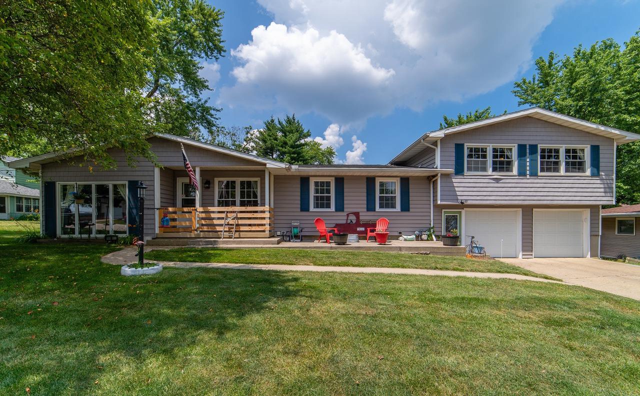 3 Carita Dr., Clinton, IL 61727