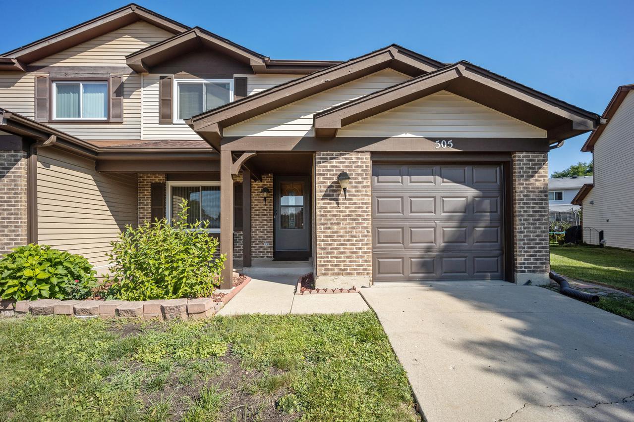 505 Commanche Tr., Wheeling, IL 60090