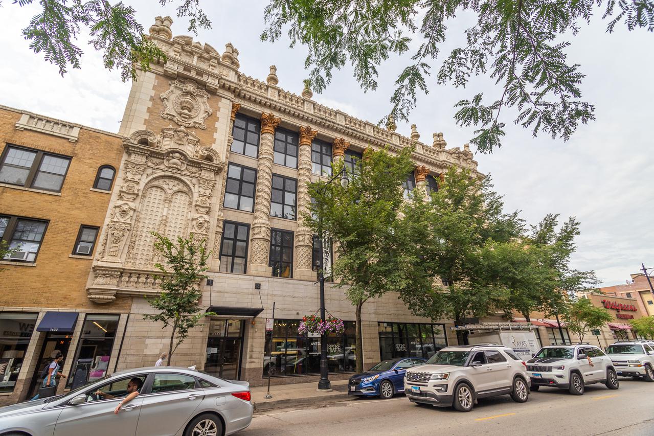 1635 W Belmont Ave. #404, Chicago, IL 60657