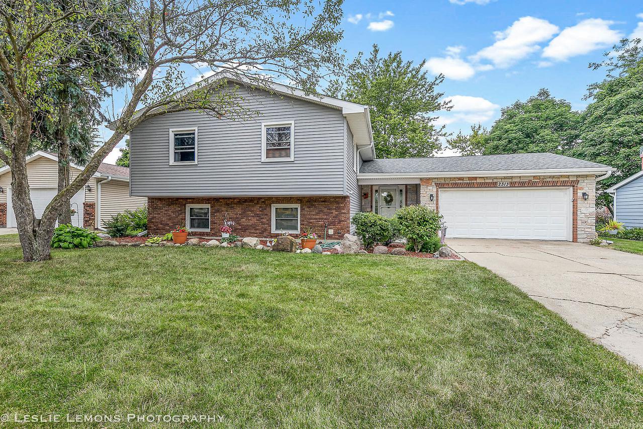 2313 Concord Ct., Dekalb, IL 60115