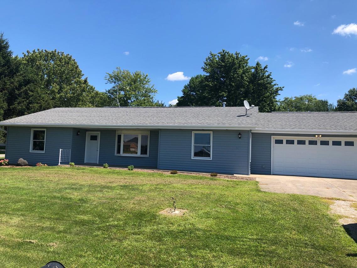 602 Wiltshire Dr., St. Joseph, IL 61873