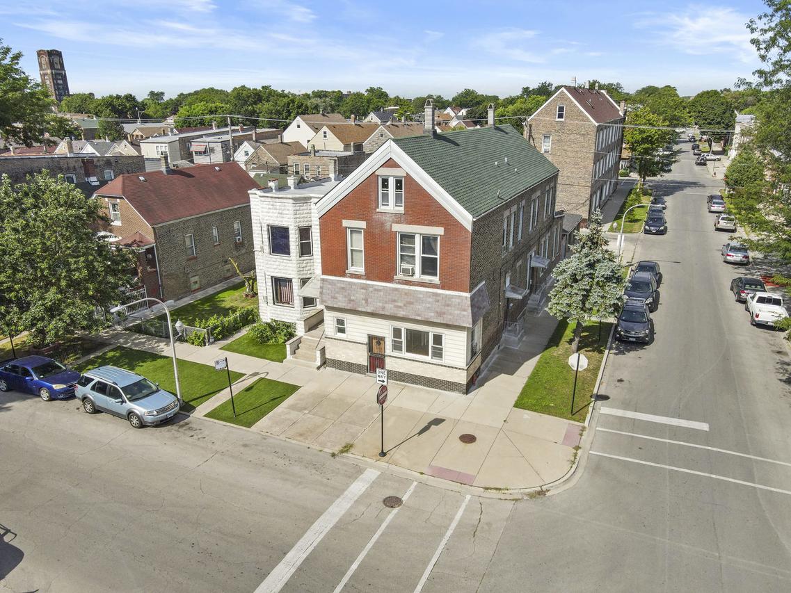 3700 S Honore St., Chicago, IL 60609