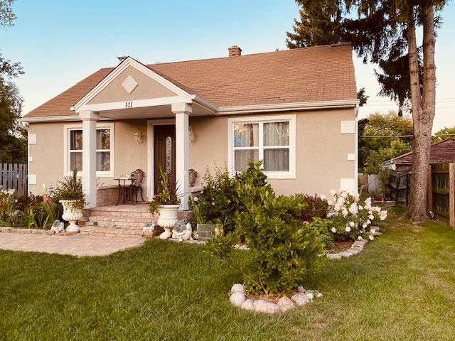 111 N Metropolitan Ave., Waukegan, IL 60085