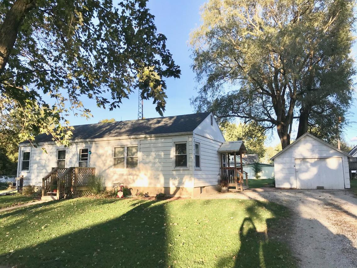 31 Lafayette St., Saunemin, IL 61769
